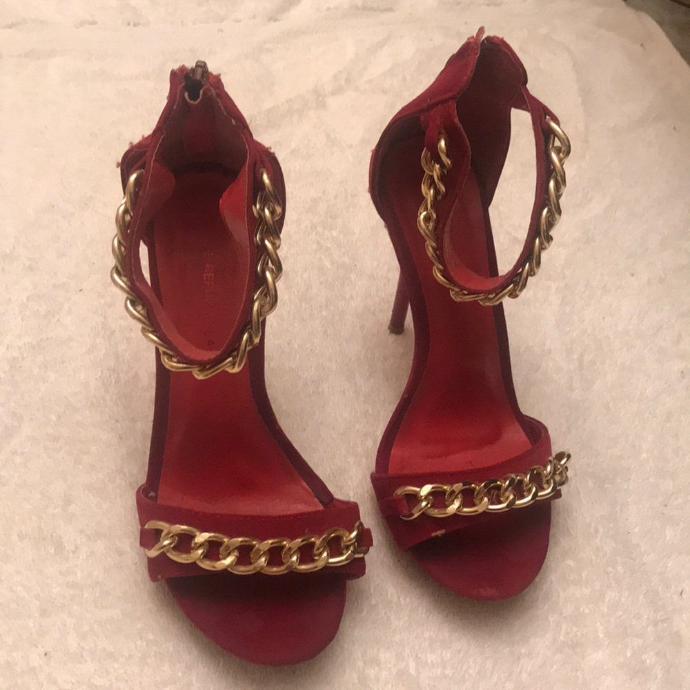 red chained heels
